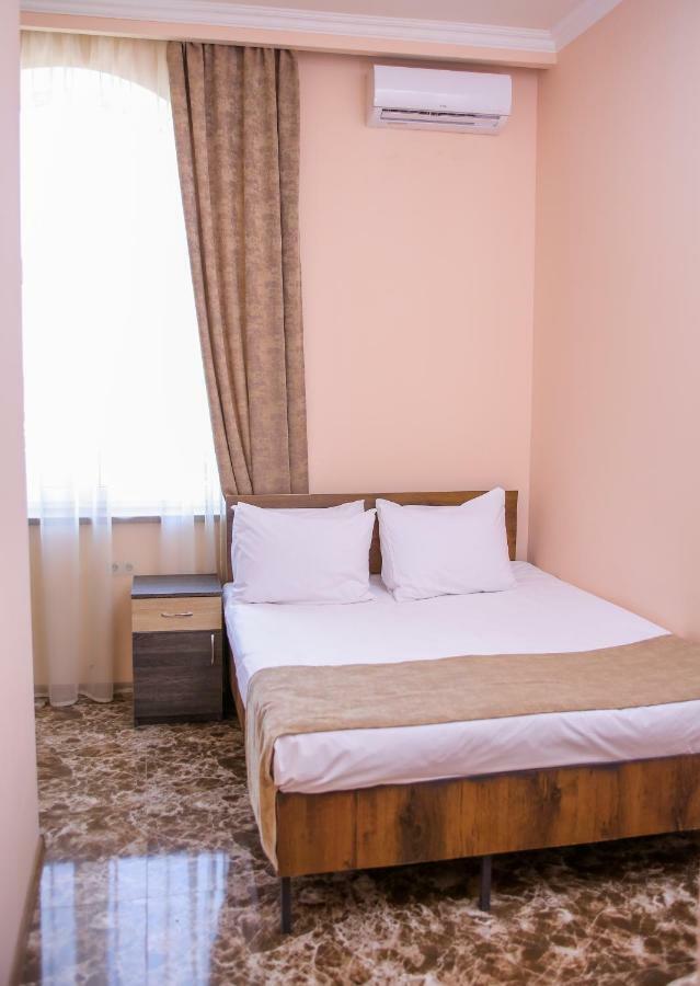 Red Hotel Yerevan Luaran gambar