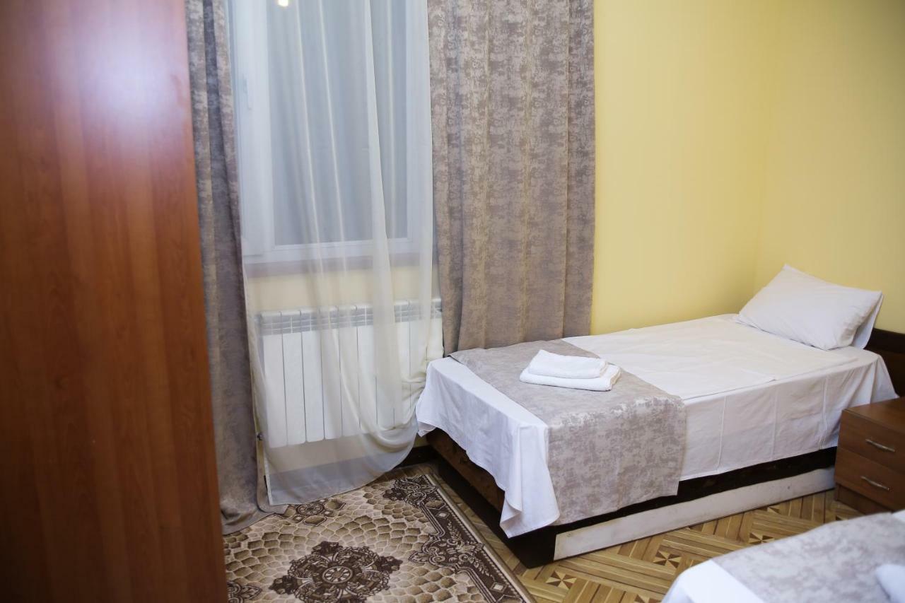 Red Hotel Yerevan Luaran gambar